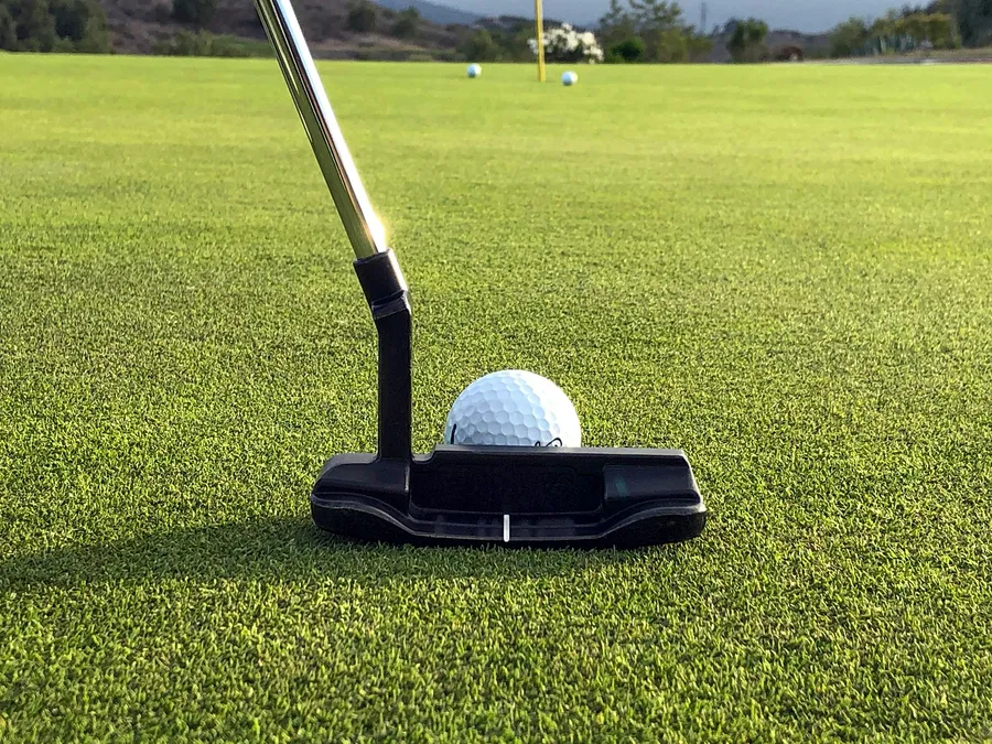 Planning a Backyard Putting Green: Size, Cups and Breaks